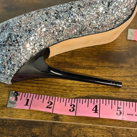 Jimmy Choo Silver Glitter Romy Pointed Toe Pumps Size 38 US size 8 - Picture 8 of 9